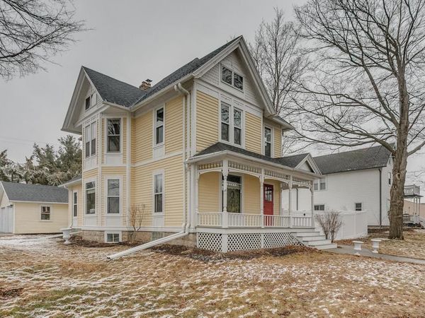 327 W MAIN STREET, Hortonville, WI 54944
