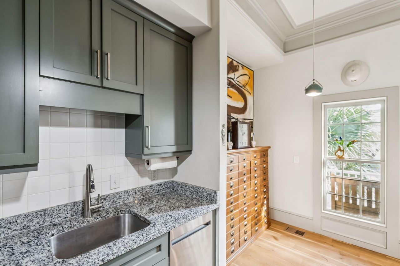 6 Catfiddle Street Photo 30