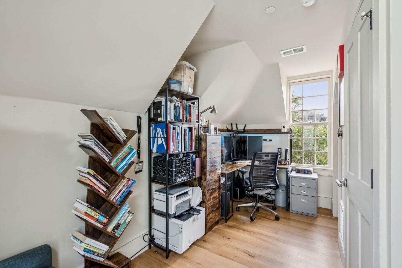 6 Catfiddle Street Photo 47