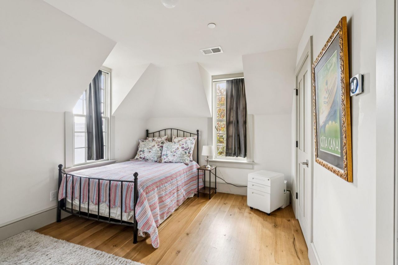 6 Catfiddle Street Photo 49