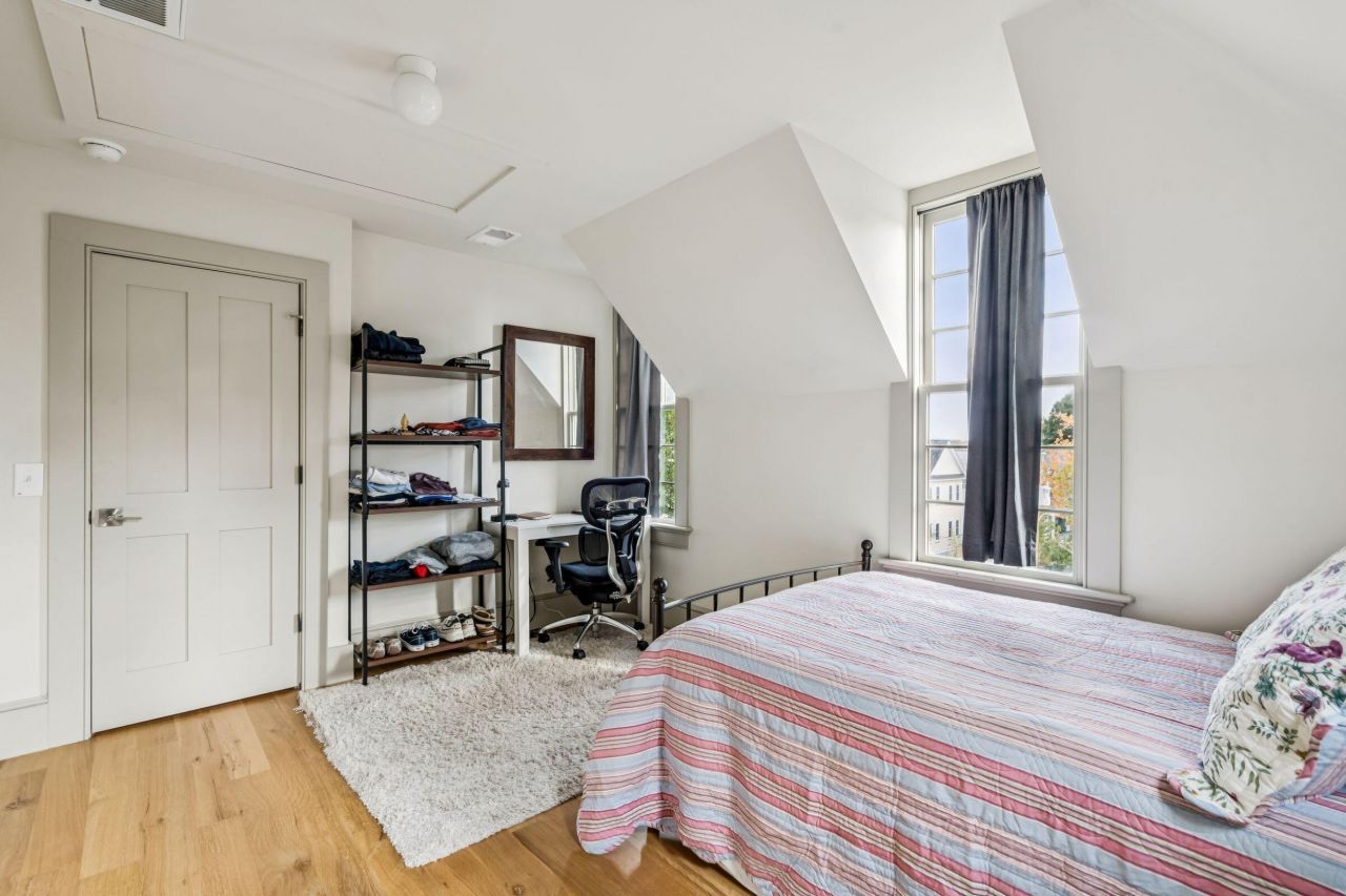 6 Catfiddle Street Photo 51