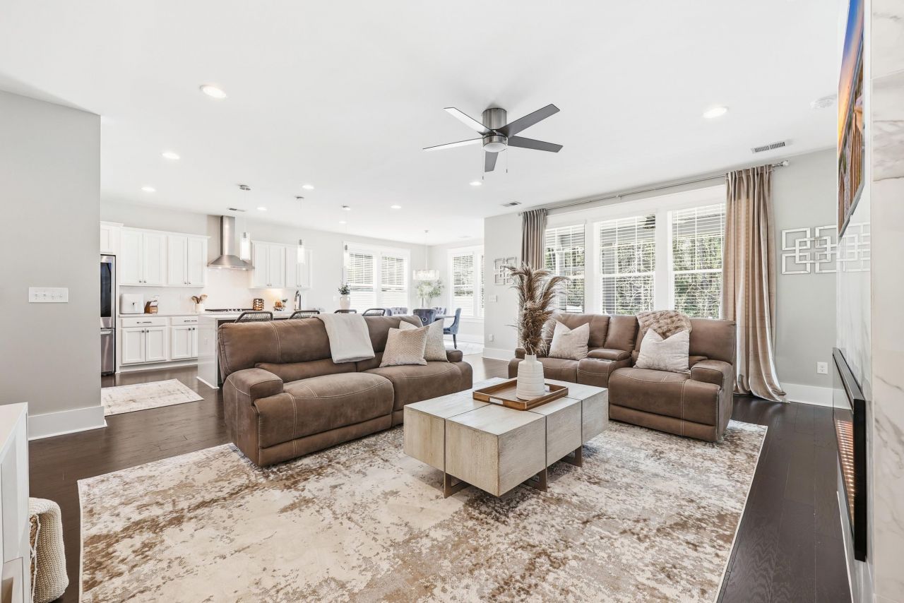 6255 Chadderton Circle Photo 9