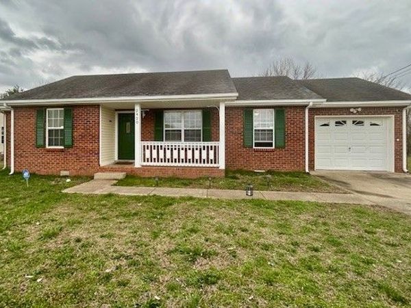 2420 Egret Dr , Clarksville, TN 37042