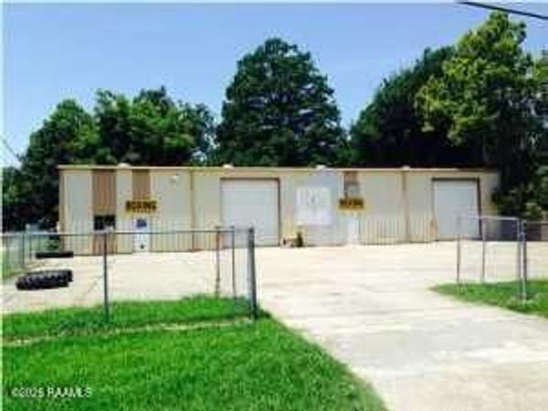 303 Macon Road , Lafayette, LA 70508