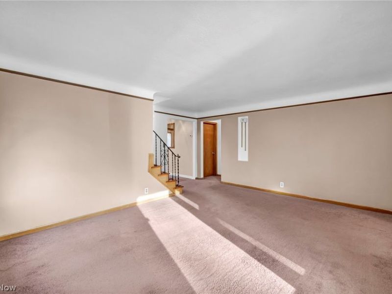 6471 Kerneywood Road , Parma, OH 44129 Photo 3