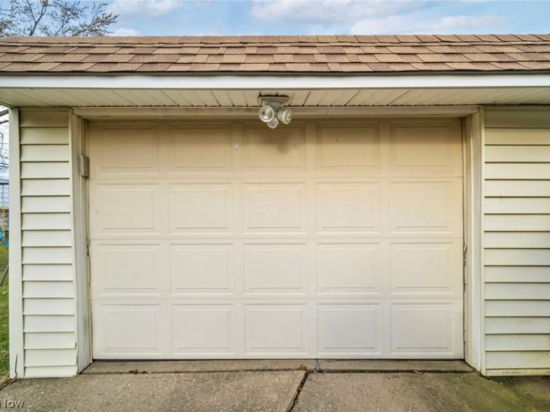 6471 Kerneywood Road , Parma, OH 44129 Photo 36