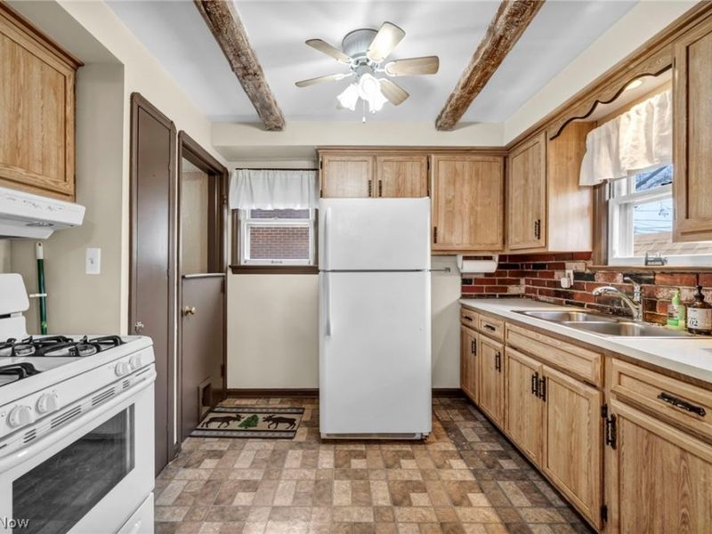 6471 Kerneywood Road , Parma, OH 44129 Photo 7