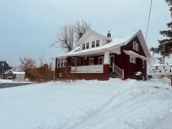 2821 & 2829 SE Mt Vernon Road, Cedar Rapids, IA 52401