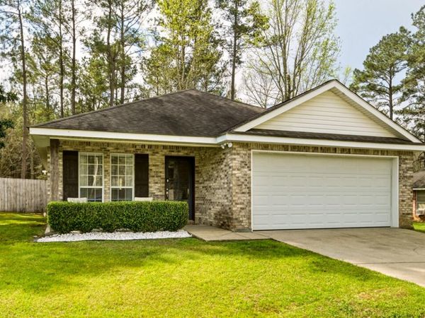 119 Hemingway Dr., Sumrall, MS 39482