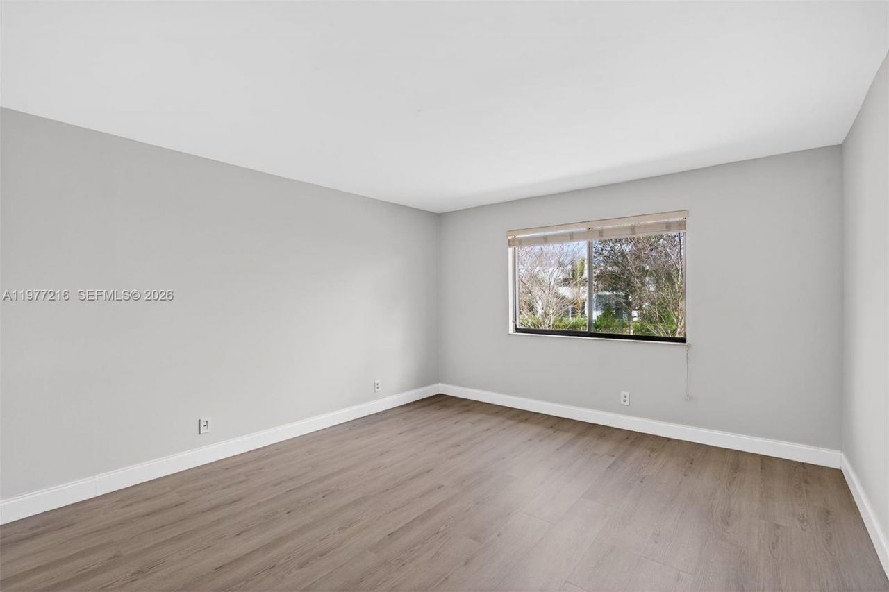 16541 Blatt Blvd , Unit 205, Weston, FL 33326 Photo