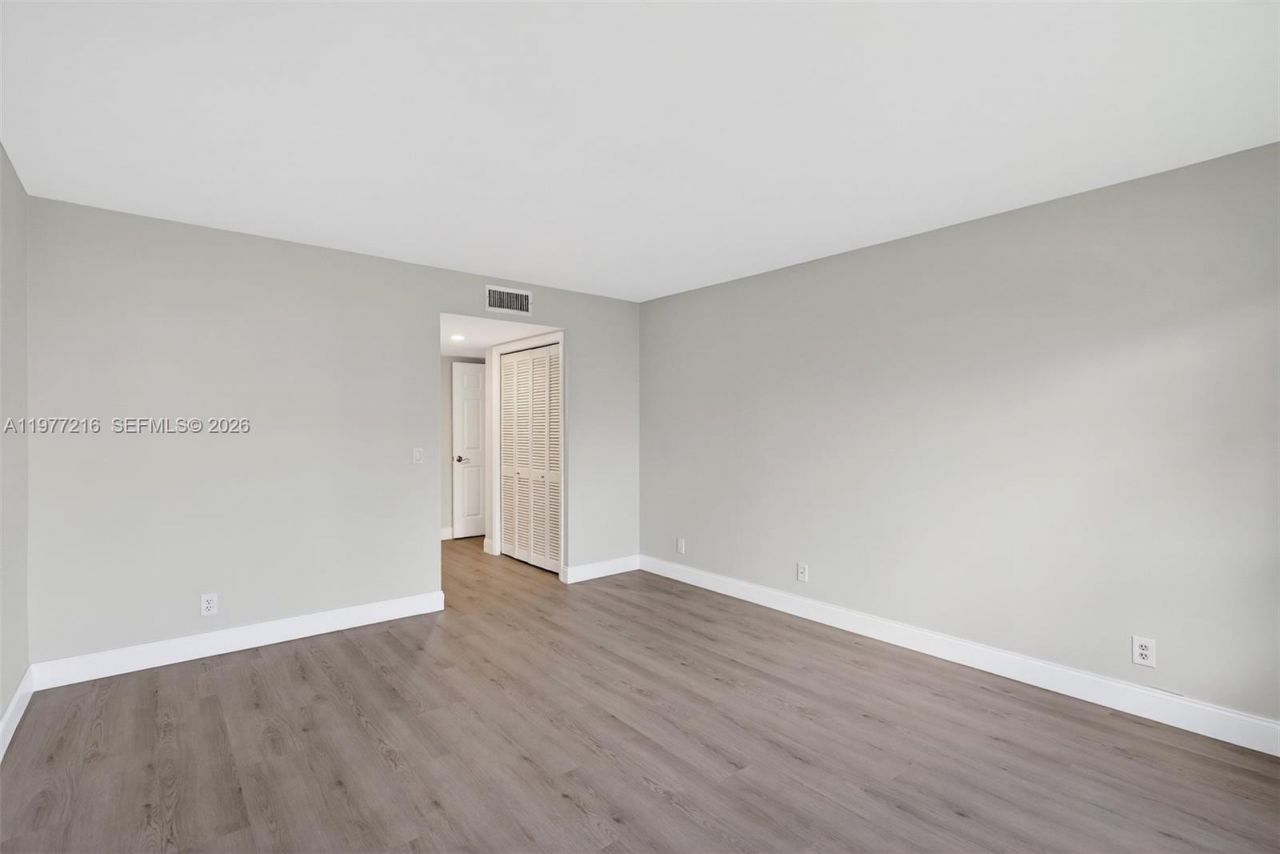 16541 Blatt Blvd , Unit 205, Weston, FL 33326 Photo