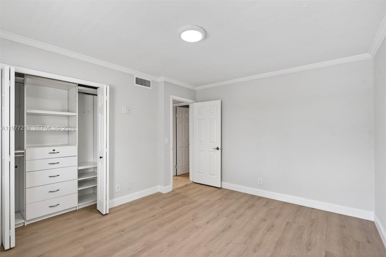 16541 Blatt Blvd , Unit 205, Weston, FL 33326 Photo