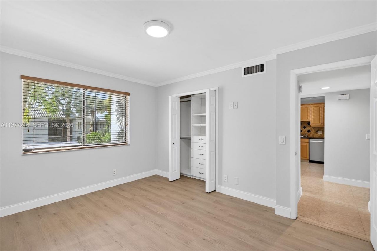 16541 Blatt Blvd , Unit 205, Weston, FL 33326 Photo