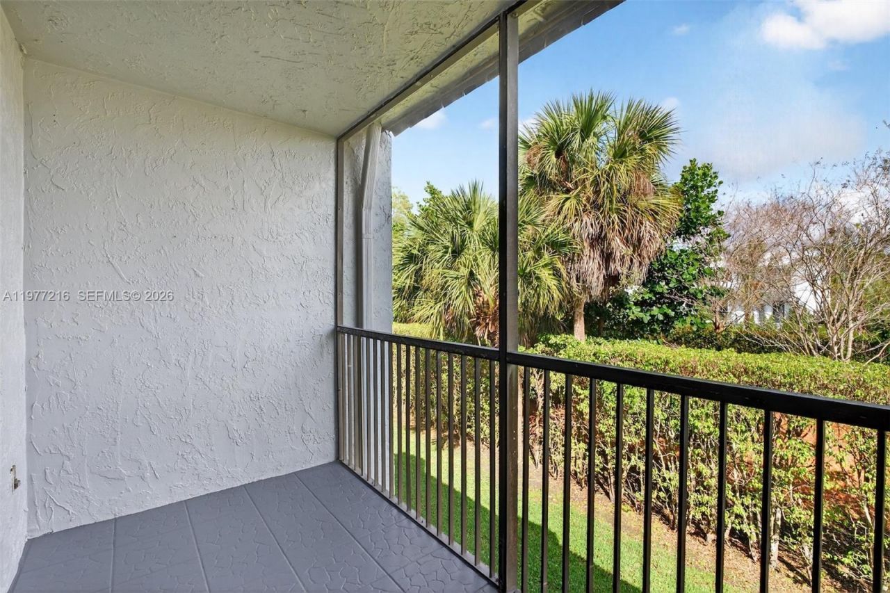 16541 Blatt Blvd , Unit 205, Weston, FL 33326 Photo