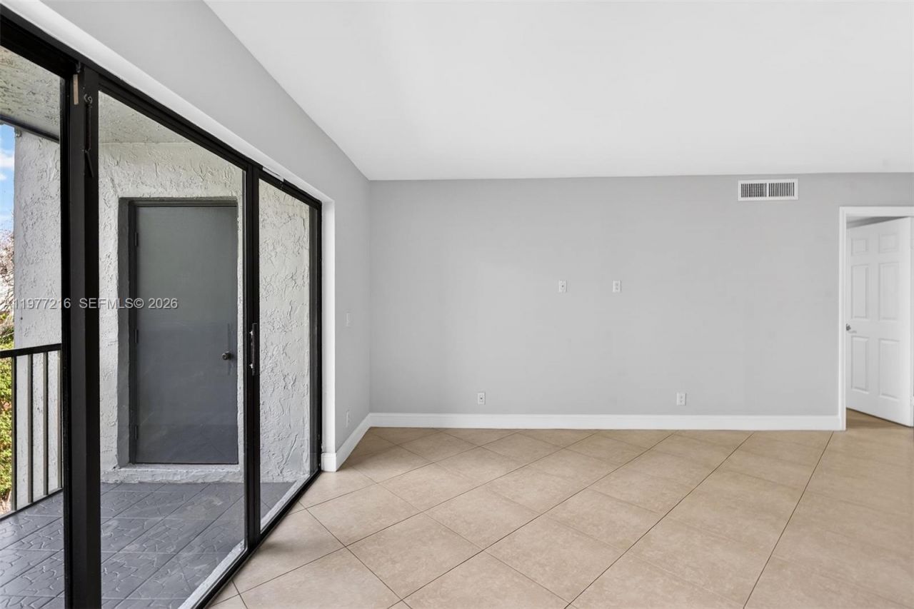 16541 Blatt Blvd , Unit 205, Weston, FL 33326 Photo
