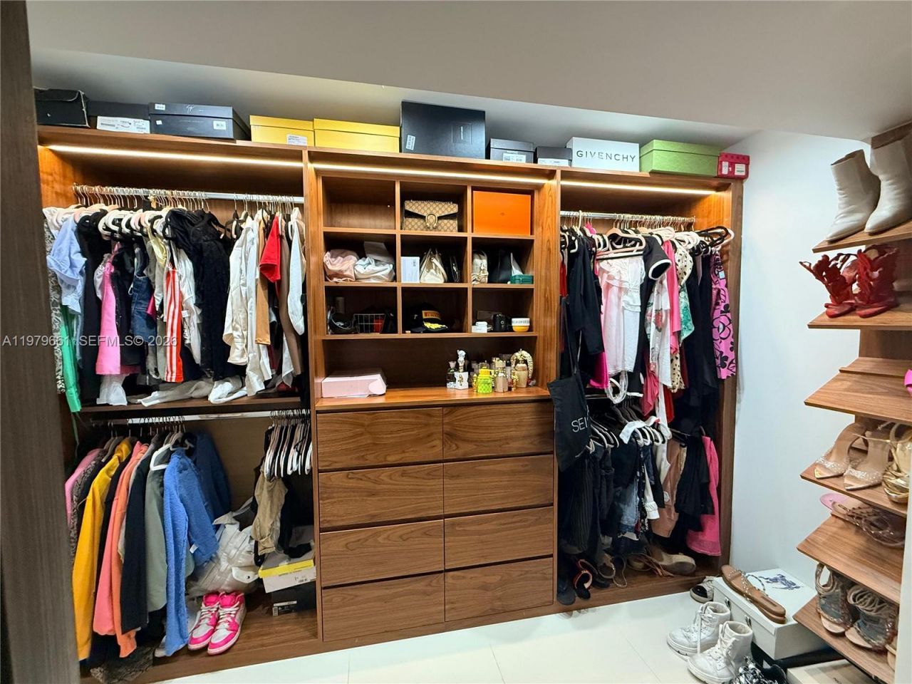 6039 Collins Ave, Unit 635, Miami Beach, FL 33140 Photo