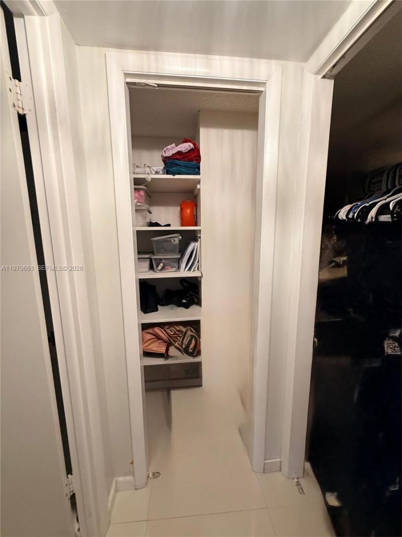 6039 Collins Ave, Unit 635, Miami Beach, FL 33140 Photo