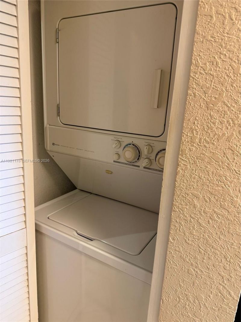 6709 N Kendall Dr , Unit 209, Pinecrest, FL 33156 Photo