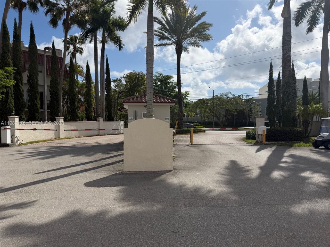 6709 N Kendall Dr , Unit 209, Pinecrest, FL 33156 Photo