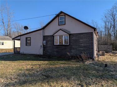 501 Roanoke Avenue, Angola, NY 14006