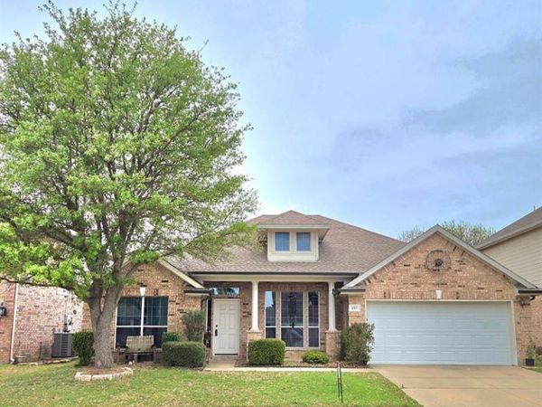 217 Cedar Crest Drive, Justin, TX 76247