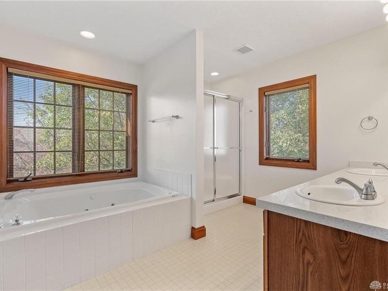 10748 Country Walk Court, Centerville, OH 45458 Photo 15