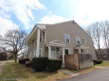 23465 Stonehenge Boulevard , Novi, MI 48375