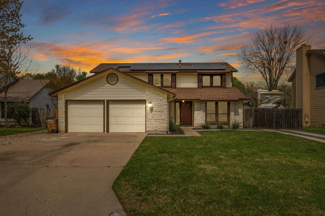 9002 Bancroft Trl, Austin, TX 78729 Main Photo