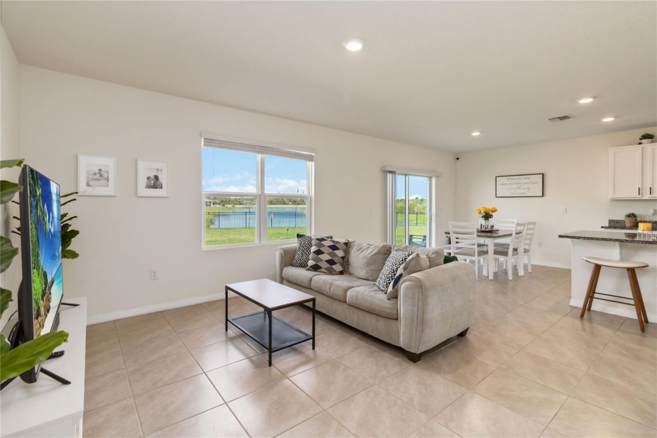 2780 Swooping Sparrow Drive, Saint Cloud, FL 34773 Photo