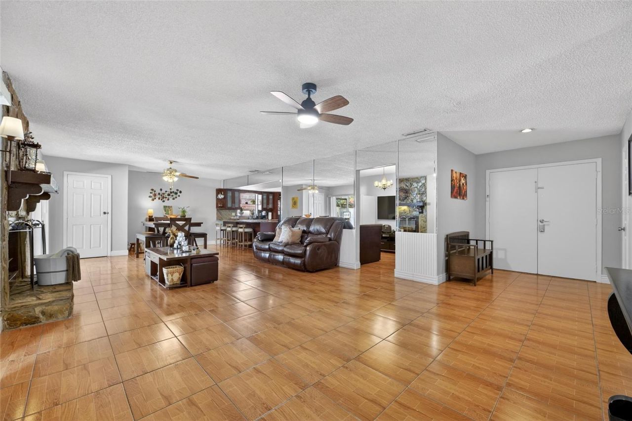 522 Wynnwood Drive, Brandon, FL 33511 Photo