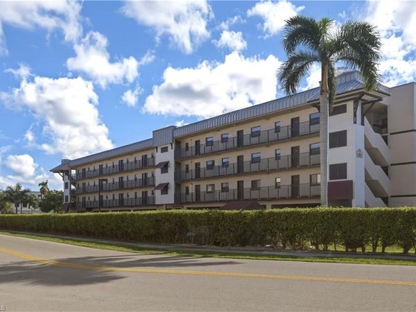 801 River Point DR , Unit 303A, NAPLES, FL 34102