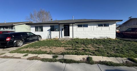 1536 Oxford Avenue, Sparks, NV 89431 Photo