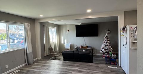 1536 Oxford Avenue, Sparks, NV 89431 Photo