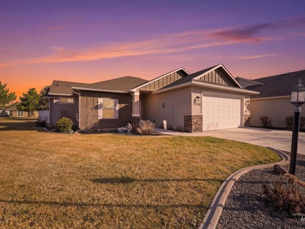 3706 S Greenbrier, Nampa, ID 83686