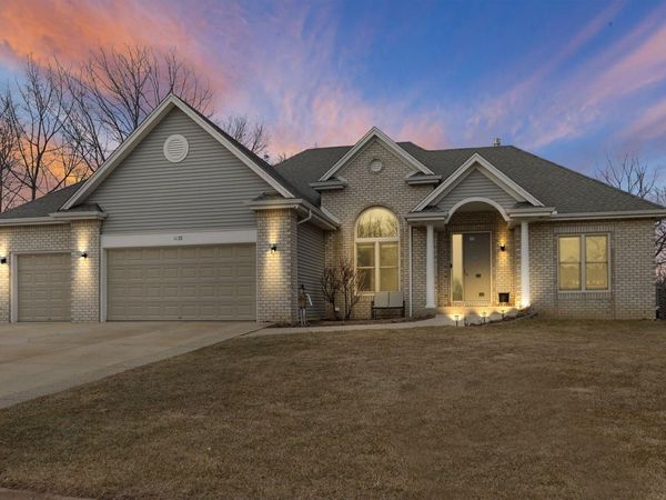 1138 Tall Oak Ct, Mount Pleasant, WI 53406