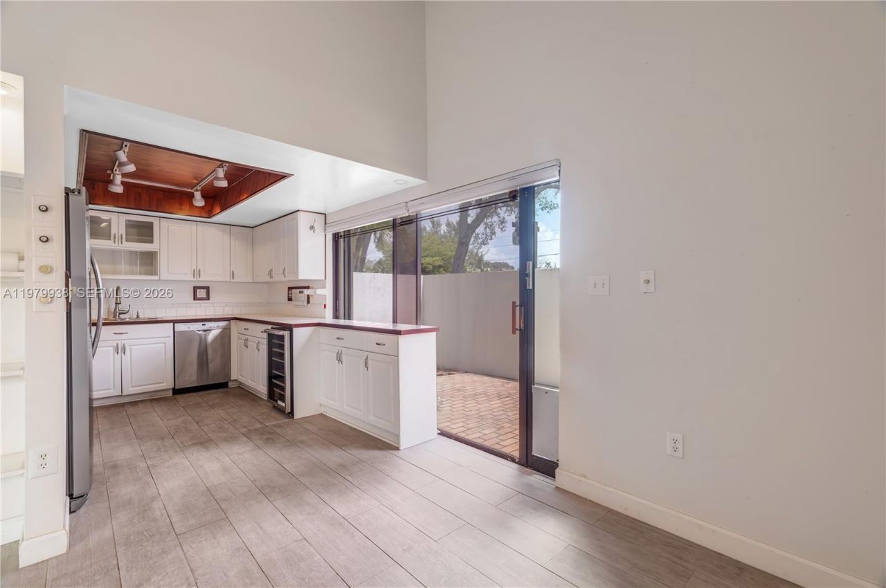 7010 SW 66th Ave , Unit 25, South Miami, FL 33143 Photo