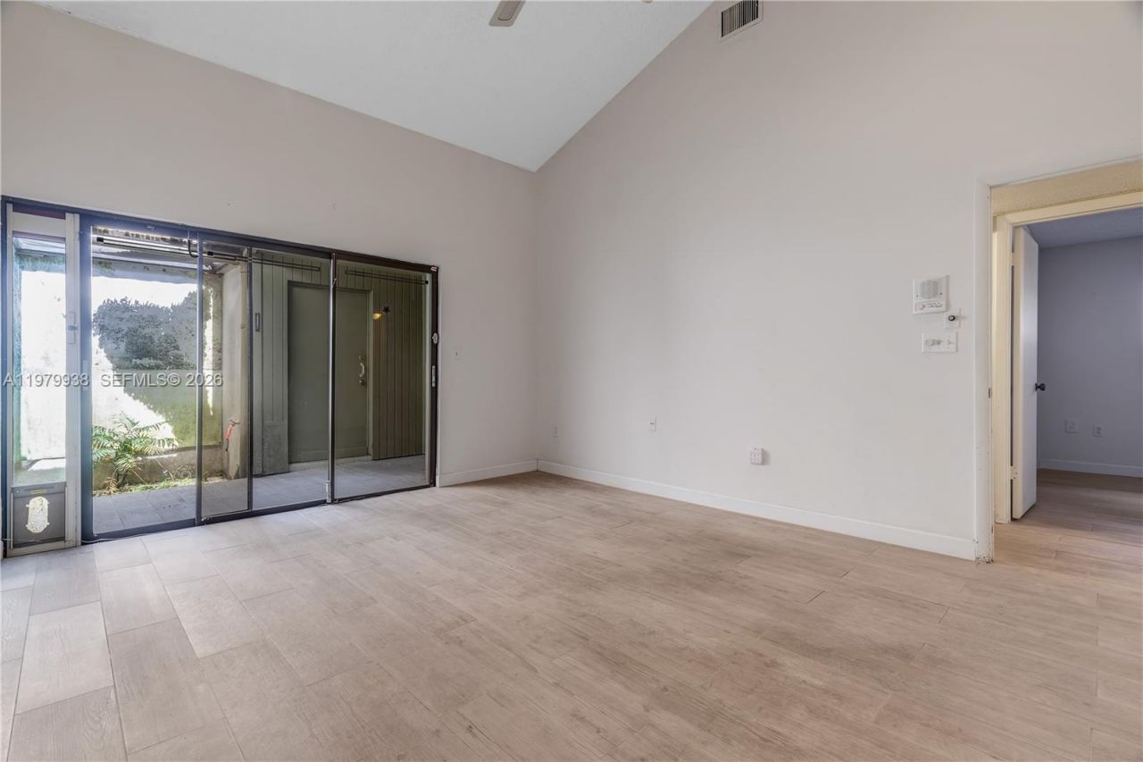 7010 SW 66th Ave, Unit 25, South Miami, FL 33143 Photo