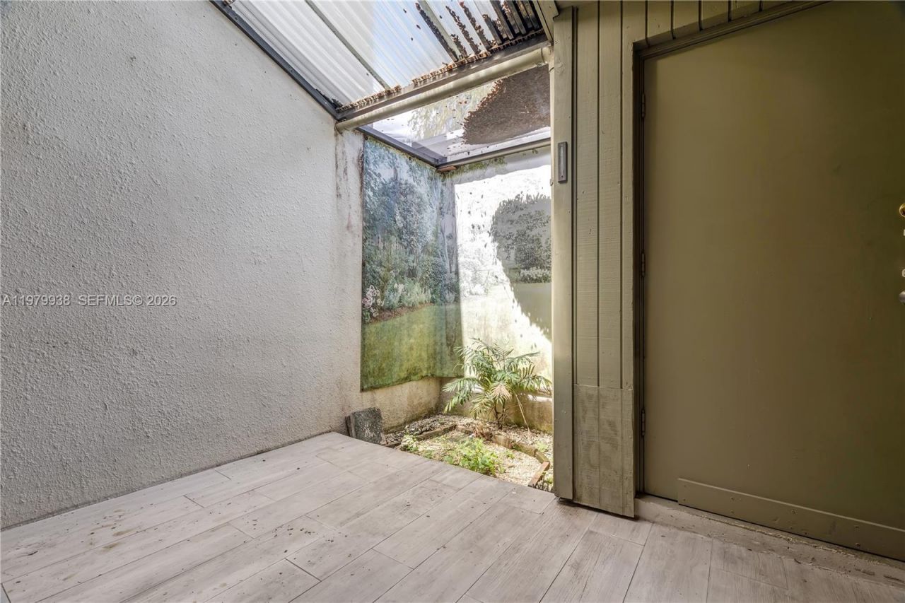 7010 SW 66th Ave, Unit 25, South Miami, FL 33143 Photo