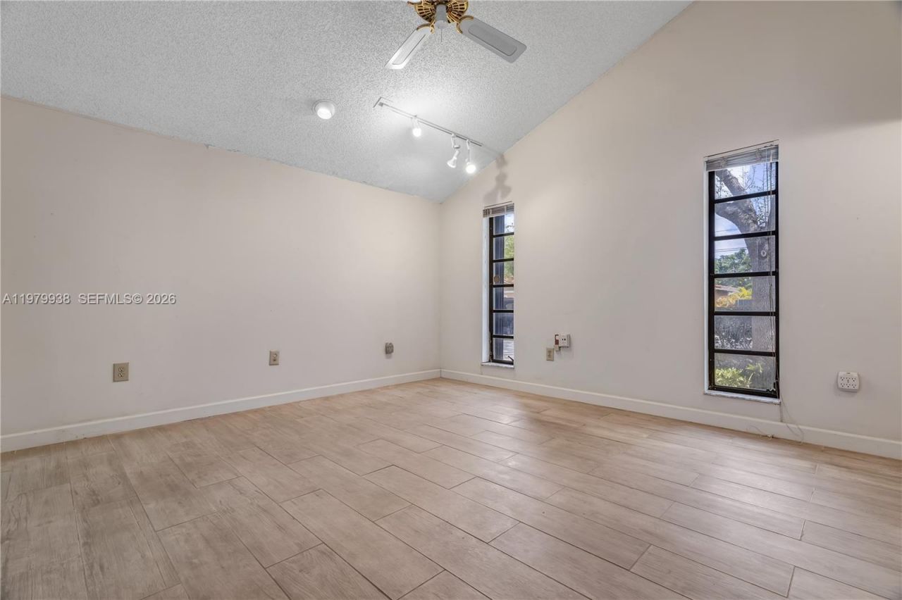 7010 SW 66th Ave, Unit 25, South Miami, FL 33143 Photo