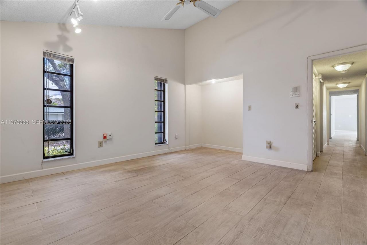 7010 SW 66th Ave, Unit 25, South Miami, FL 33143 Photo