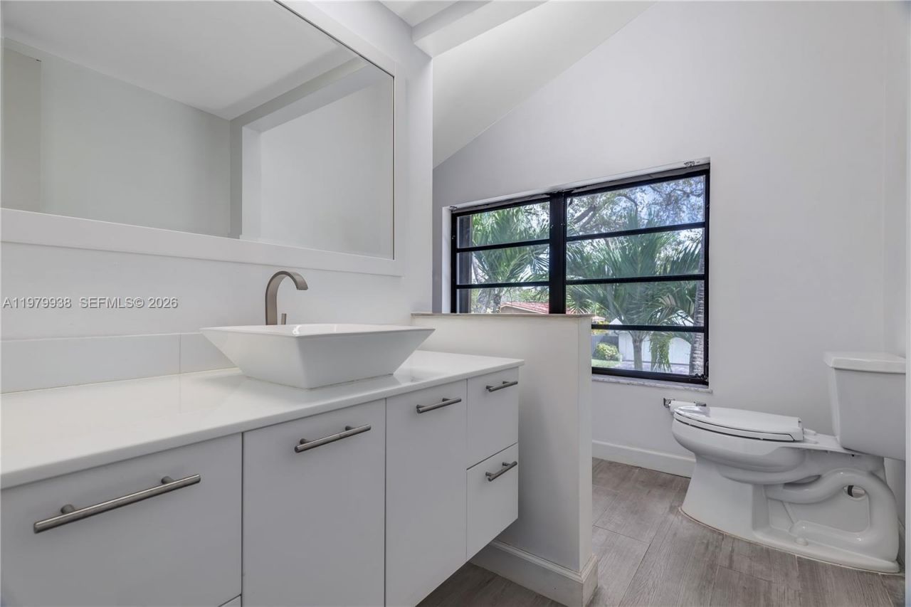 7010 SW 66th Ave , Unit 25, South Miami, FL 33143 Photo