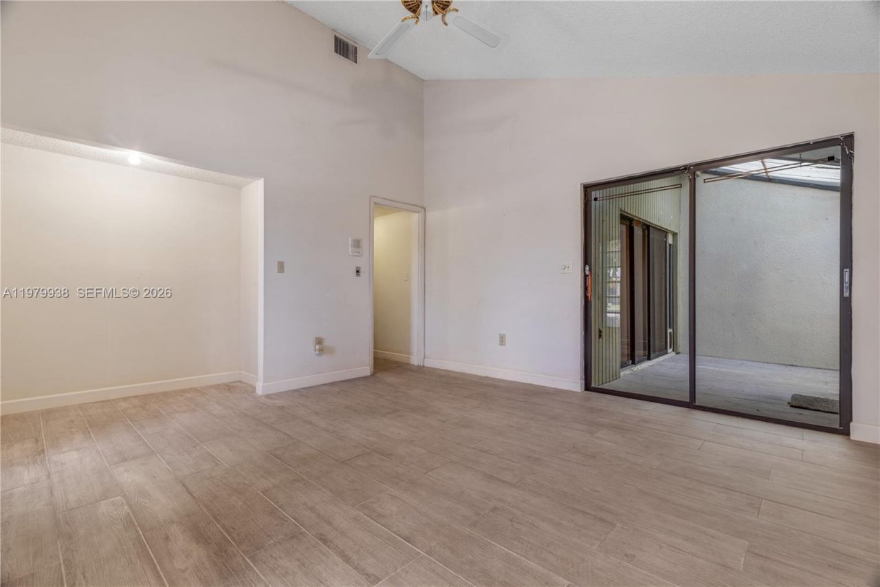 7010 SW 66th Ave, Unit 25, South Miami, FL 33143 Photo