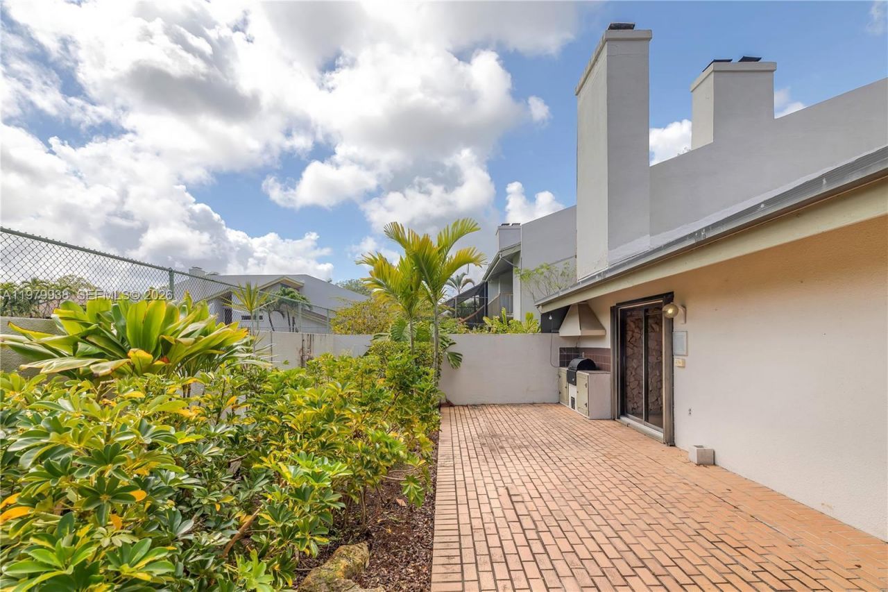 7010 SW 66th Ave , Unit 25, South Miami, FL 33143 Photo