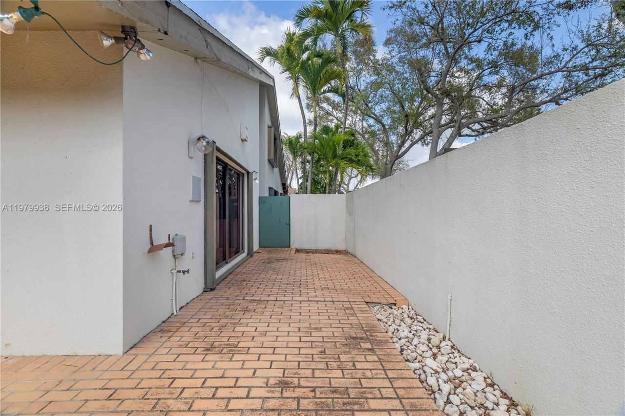 7010 SW 66th Ave, Unit 25, South Miami, FL 33143 Photo