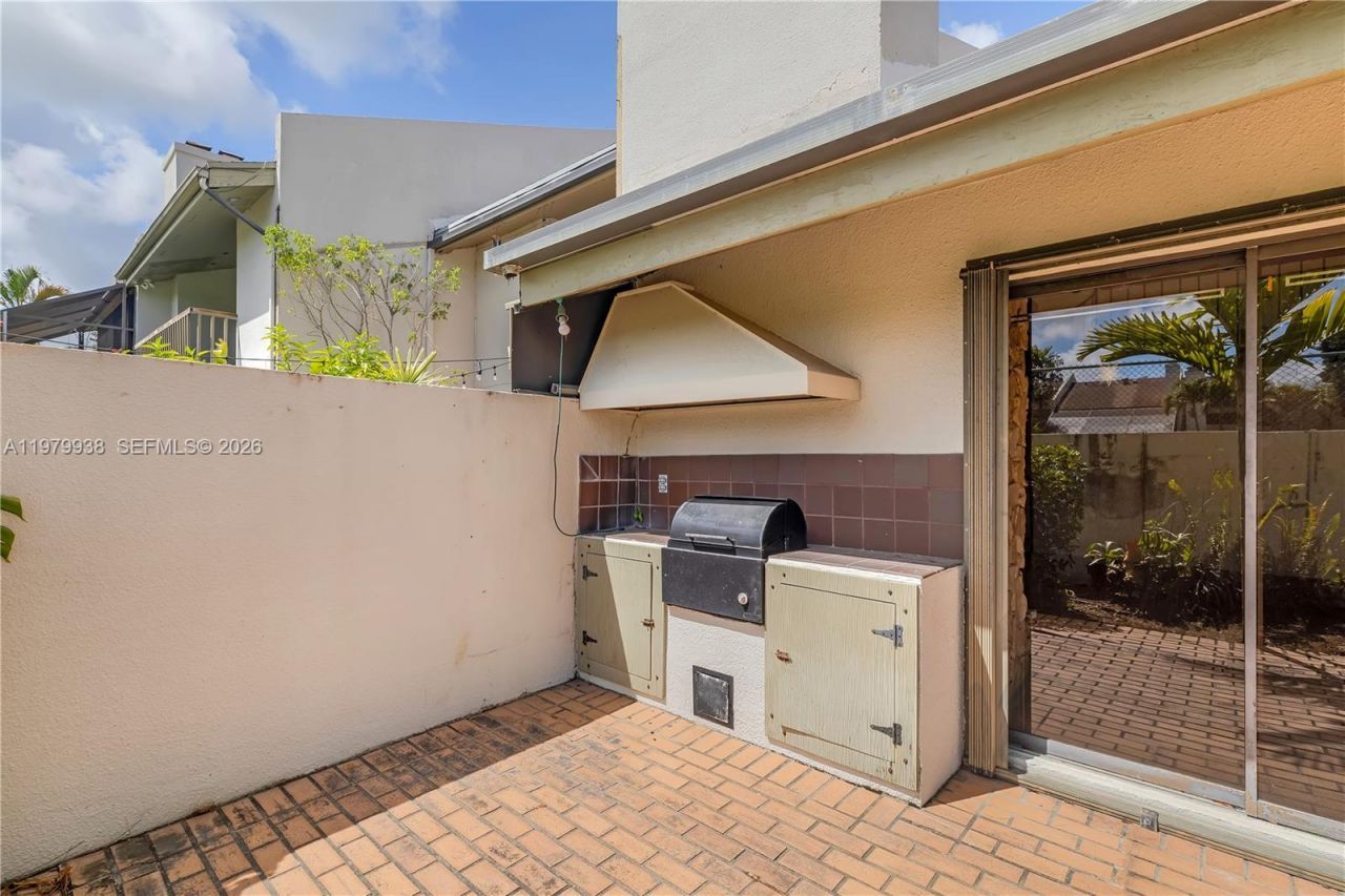 7010 SW 66th Ave, Unit 25, South Miami, FL 33143 Photo