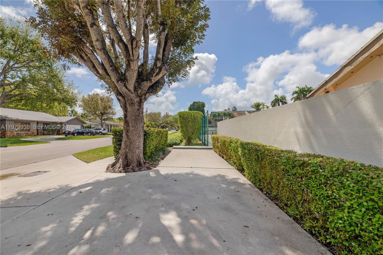 7010 SW 66th Ave, Unit 25, South Miami, FL 33143 Photo