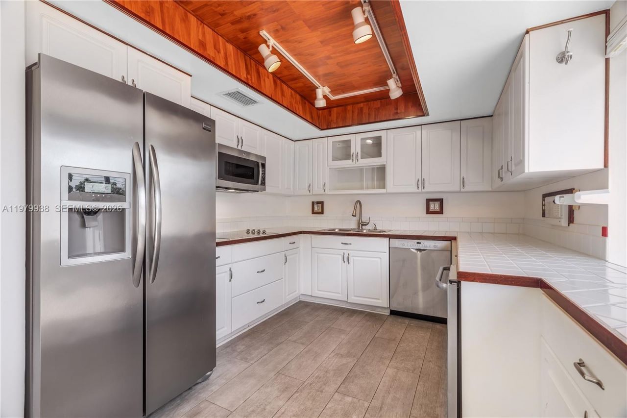 7010 SW 66th Ave , Unit 25, South Miami, FL 33143 Photo