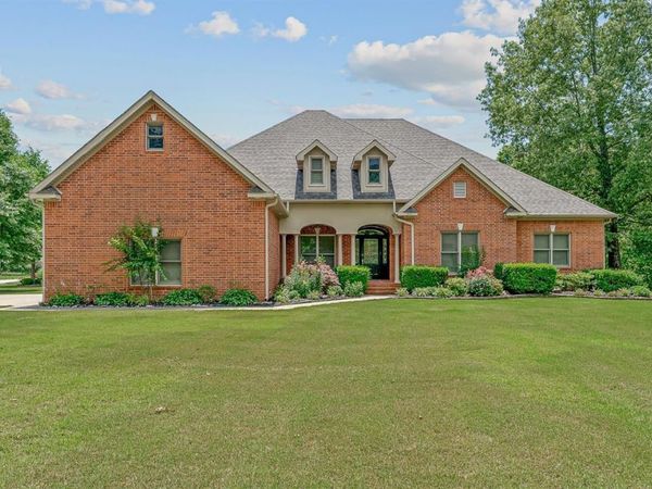 221 Dunwoody Drive, Jonesboro, AR 72404