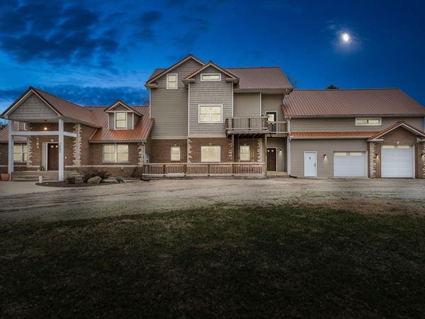 7692 N Emery Road, Rolling Prairie, IN 46371