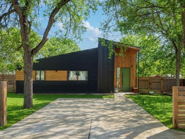 1310 Green ST, Lockhart, TX 78644